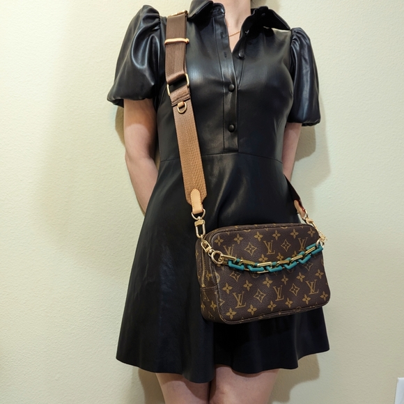 ✨Louis Vuitton✨ monogram trousse 23 clutch converted to crossbody. - Picture 4 of 17
